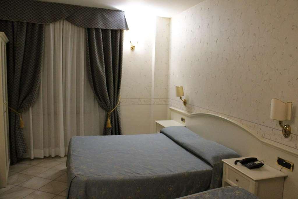 Hotel La Noce Chivasso Szoba fotó