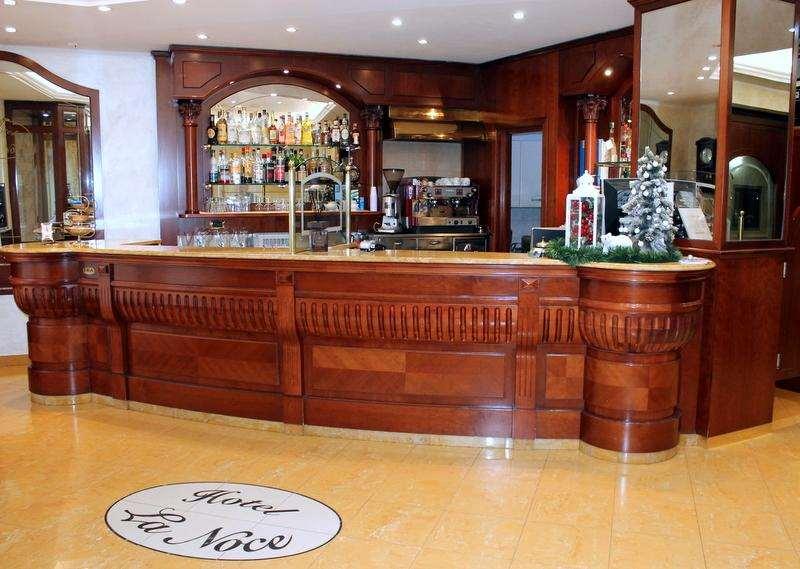 Hotel La Noce Chivasso Étterem fotó