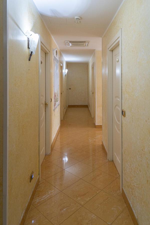 Hotel La Noce Chivasso Kültér fotó