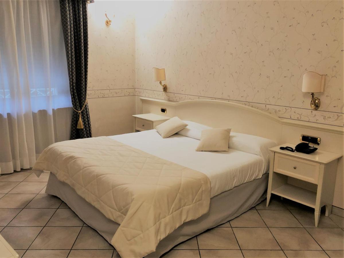 Hotel La Noce Chivasso Kültér fotó