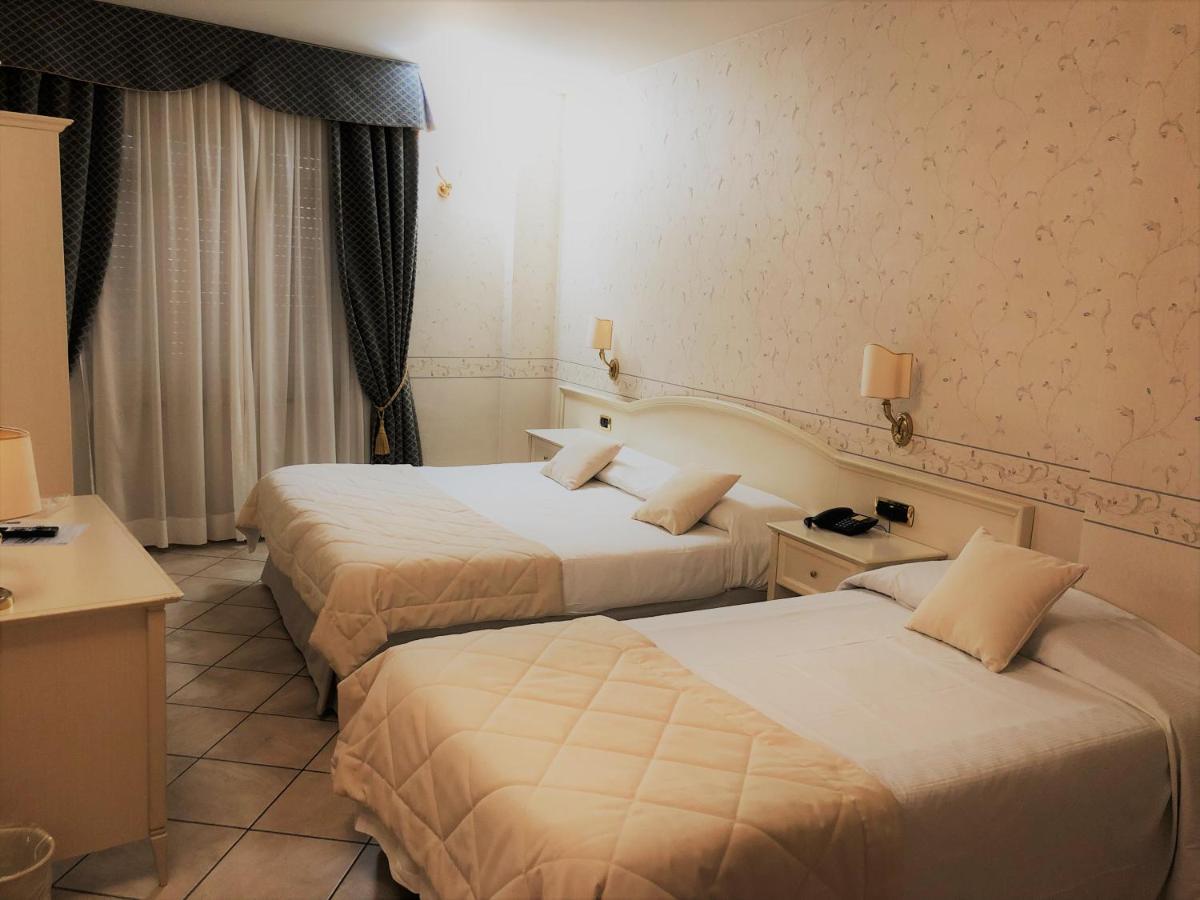 Hotel La Noce Chivasso Kültér fotó